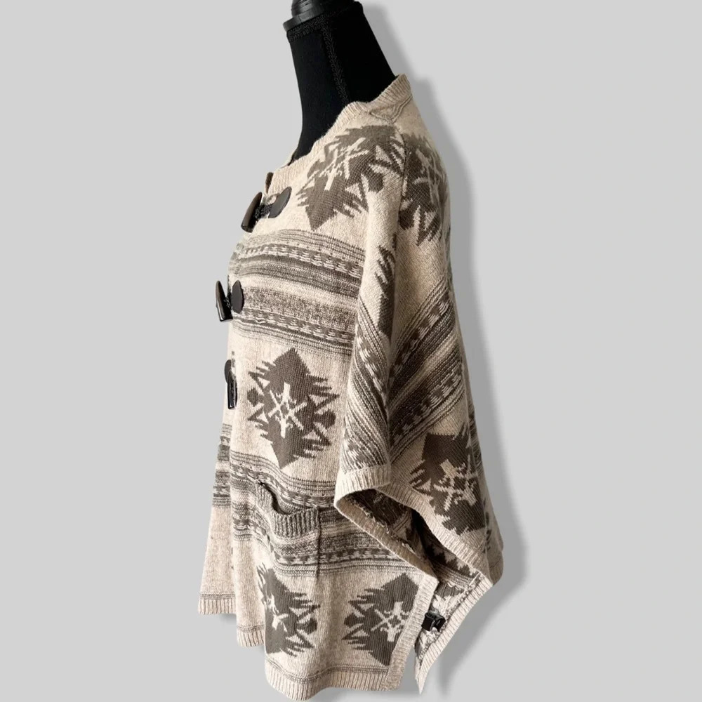 Kerisma Pure Lambswool  Aztec Poncho - Picture 2 of 12
